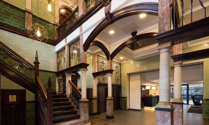 Manchester City Centre Apartment | Roomzzz Manchester Victoria