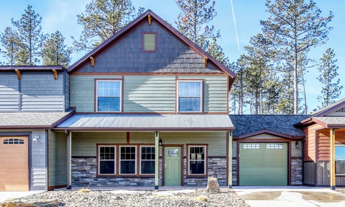 Rockerville Condo | "Roosevelt’s Retreat: A Rough Rider’s Haven!" Near Mt. Rushmore - This two-bedroom condo is your perfect home base for adventure and relaxation. Just minutes from Mount Rushmore, Crazy Horse Memorial, Custer State Park, Sturgis, and the Badlands.