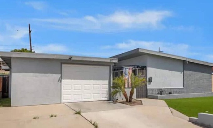 Chula Vista House | Roost n’ Relax - A/C, near the Beach, firepitn