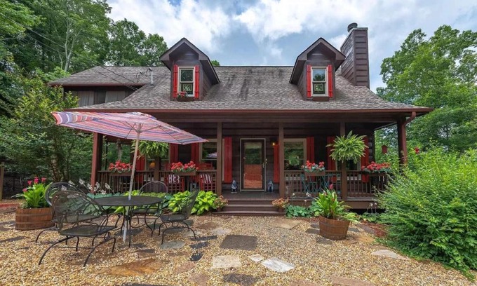 Ellijay House | Roost on the Ridge