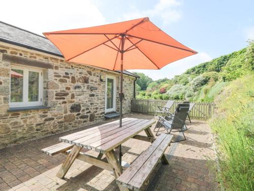 Lostwithiel House | Roosters