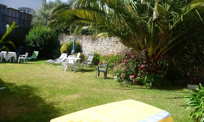 Roscoff Apartment | ROSCOFF beach-thalasso 300m APPART with garden from 30 €/night garden