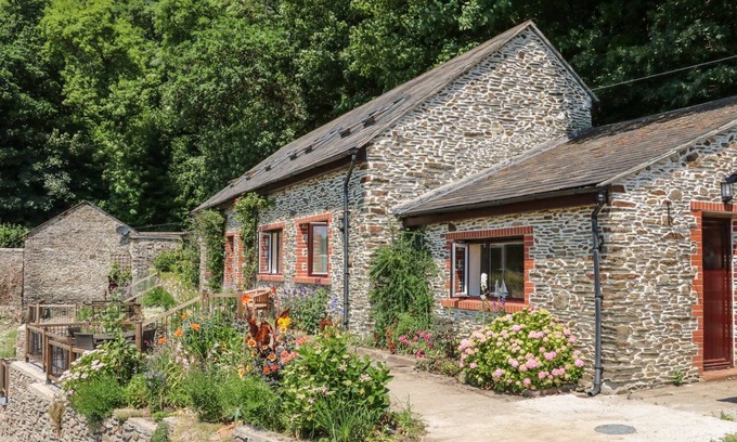 Barnstaple Cottage | ROSE COTTAGE, family friendly, with a garden in Barnstaple