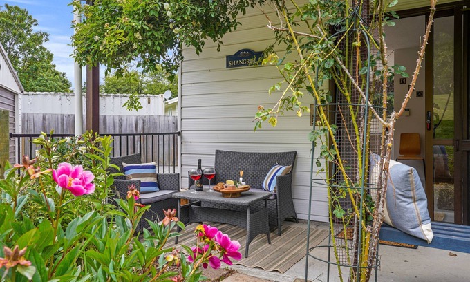 Lake Coleridge House | Rose Cottage - Lake Coleridge Holiday Home