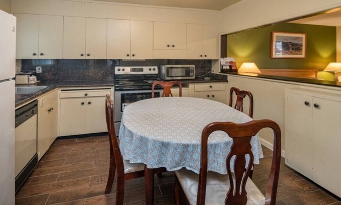 College Park Hotel | Rose Garden Inn - San Jose Airport