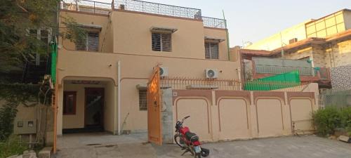 G-9 Sector House | Rose Lodges Guest House G-9 Peshawar Mor Islamabad
