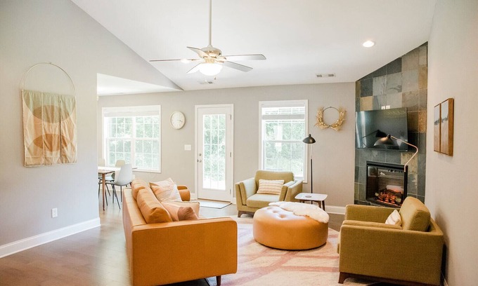 Knoxville House | Rose of Sharon Home - 14 Min to Downtown Knoxville