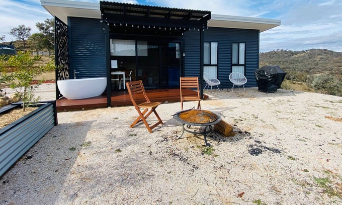 Grattai House | 'Rose Quartz' Cabin in Mudgee at Kundalini Lodge