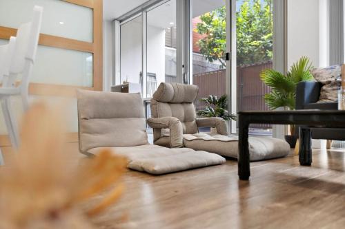Bowden Apartment | Rose - The Fringe Escape