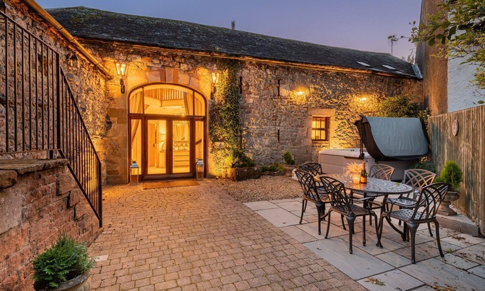 Penrith Apartment | Rose Walls - Luxury Cottages
