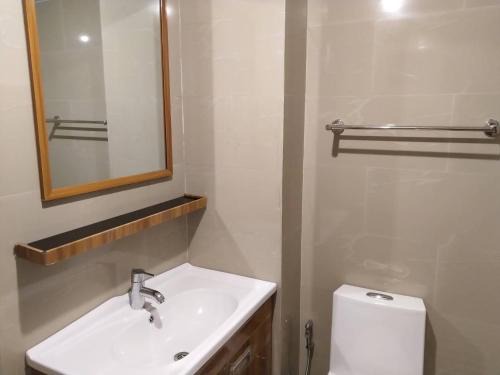 Din Daeng Hotel | Roseate Bangkok Hotel