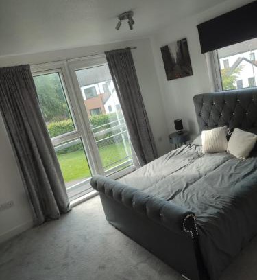 Muirhouse Apartment | Rosebank Apartment Edinburgh City