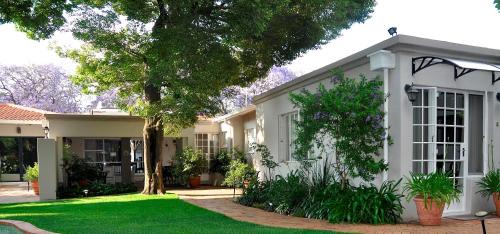 Parkwood House | Rosebank Lodge Guesthouse by Claires