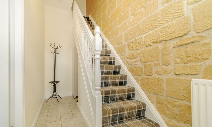 Guisborough Cottage | ROSEBERRY HOUSE, pet friendly, with a garden in Guisborough