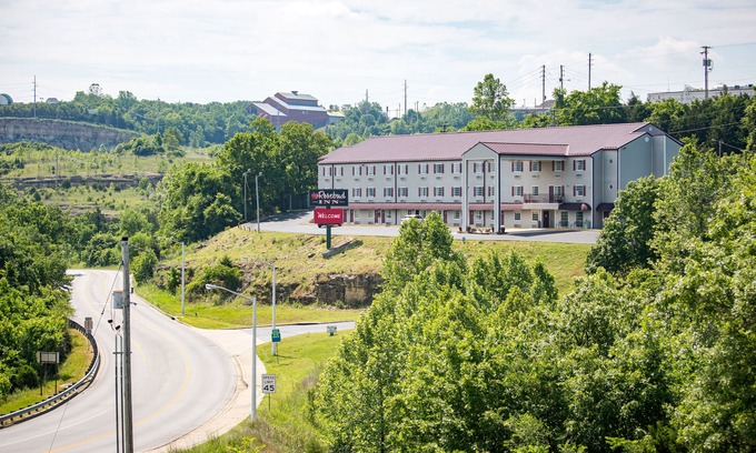 Branson Theater District Hotel | Rosebud Inn