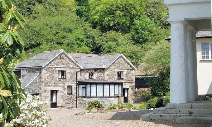 Liskeard Cottage | Rosecraddoc Manor - Coachman's