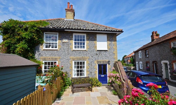 Holt House | Rosecroft