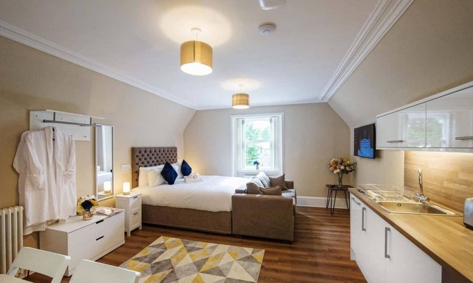 South Galson Apartment | Rosedene Highland House - King Studio Apartment 5