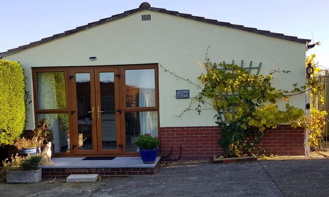 Somerton House | Rosehip Cottage : a west country rural retreat