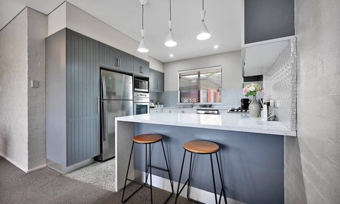 Bletchington House | Roselawn - Short Stroll to Botanic Gardens, Pets