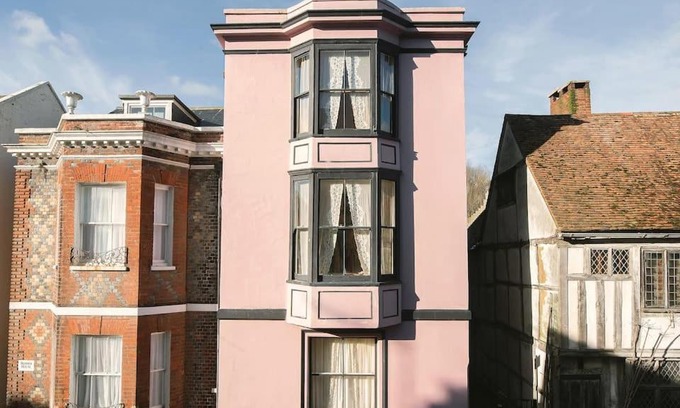 Old Town Hastings House | Roselina