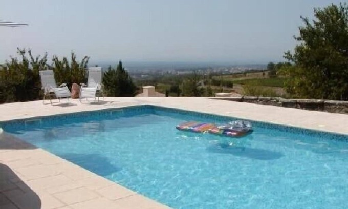 Crillon-le-Brave House | Rosemary, Family B&B