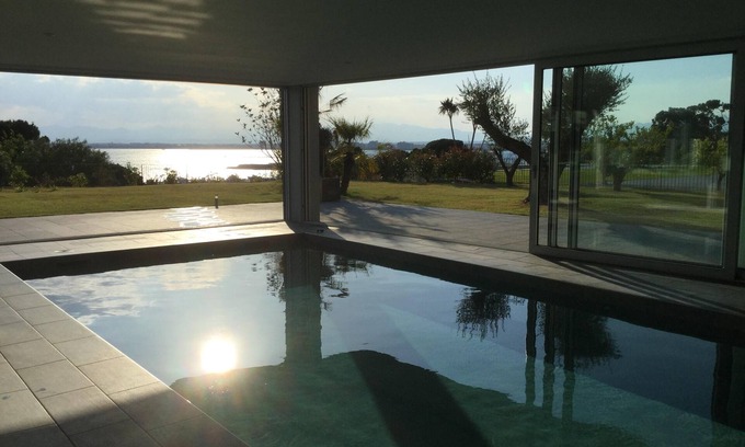 Roses Town Center Villa | Roses: Magnificent contemporary villa with an indoor pool