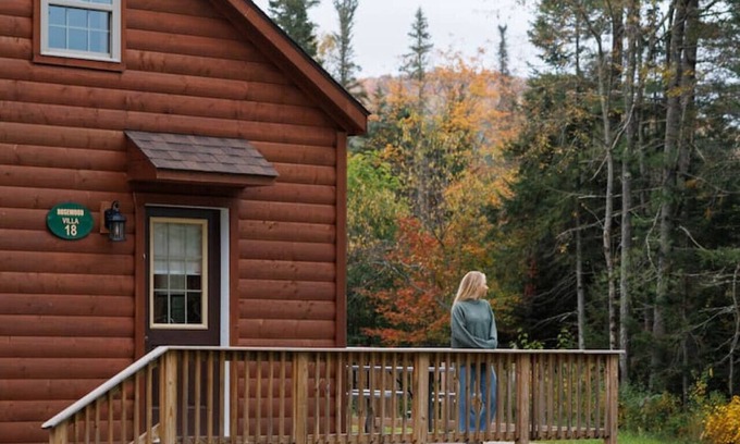 Bethlehem Cabin | Rosewood Villa: Modern 2BR Log Cabin