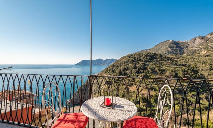 Corniglia Apartment | Rossi Tramonti 1,