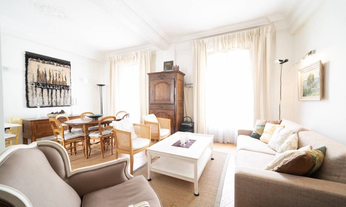 Thiers Apartment | Rossini 1 - a spacious one bedroom apartment in central Nice