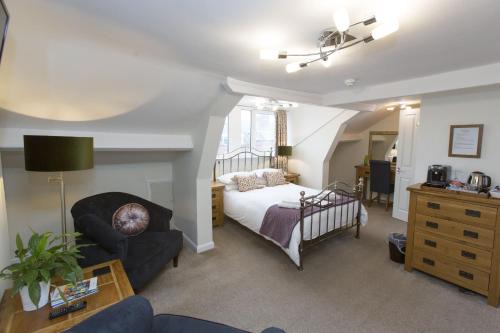 West Cliff Bed & Breakfast | Rosslyn House