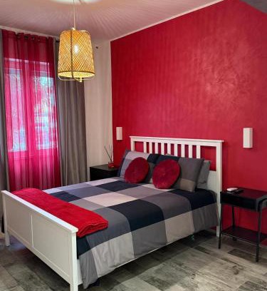 Zona XXXIII Acilia Sud Bed & Breakfast | Rosso Relativo