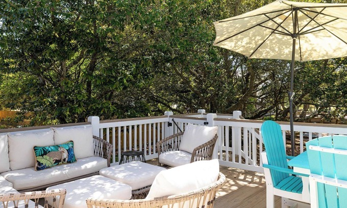 Emerald Isle House | Rosy Outlook, Oceanside House in Emerald Isle, NC!