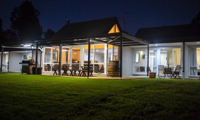 Lovedale Bed & Breakfast | Rothbury Escape