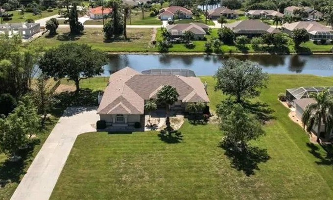 Long Meadow House | Rotonda Family Fun Resort - Heated Pool
