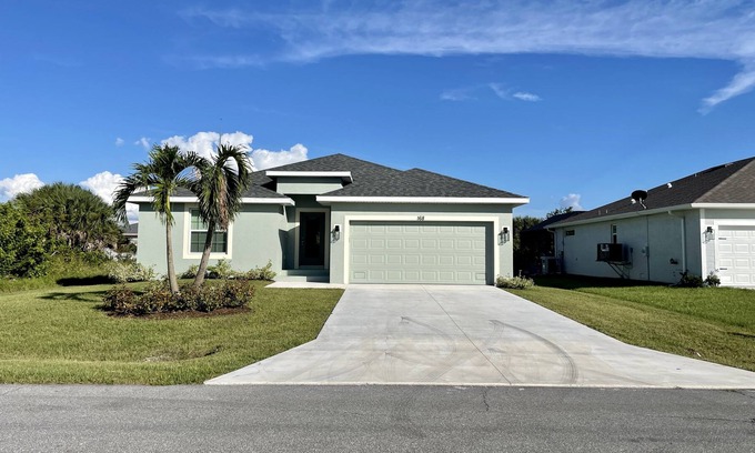 Rotonda Heights House | Rotonda West 168 * A Brand New Tropical Oasis for your Vacation Getaway! *