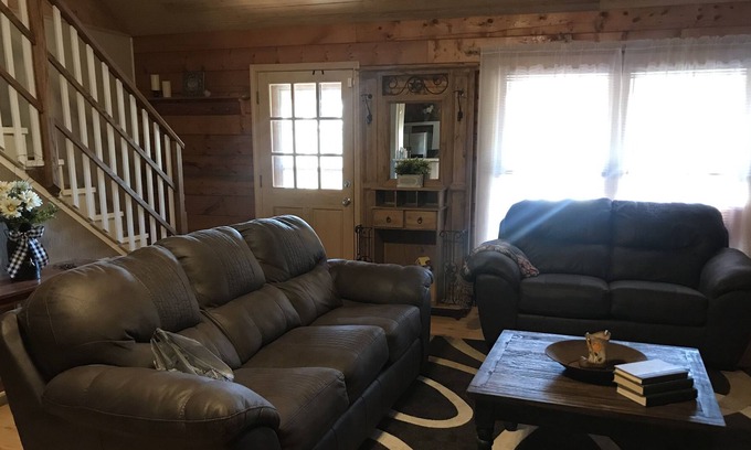 Heber Springs Cabin | Round Mountain Cabin Getaway