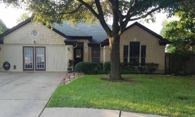Meadow Lake House | Round Rock /Austin Home with Awesome Man Cave