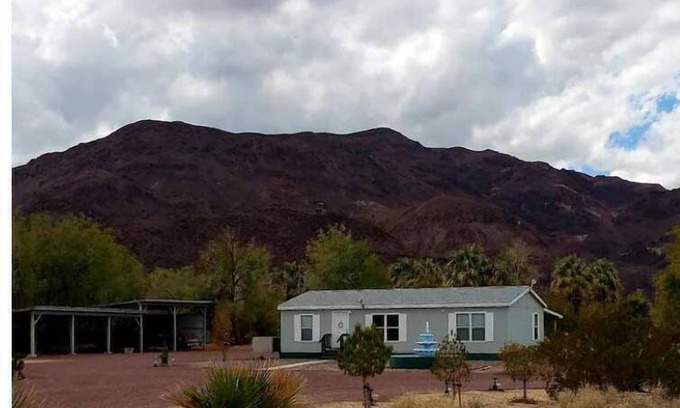 Newberry Springs House | Route 66 Lake House