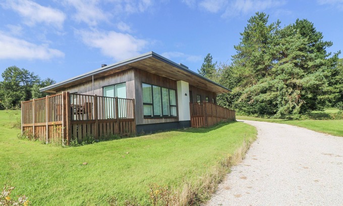 Carnon Downs Cottage | ROWAN, pet friendly, with open fire in Truro