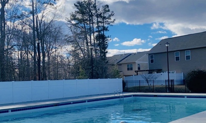 Greensboro House | Royal 3 Bedroom House w/Pooln