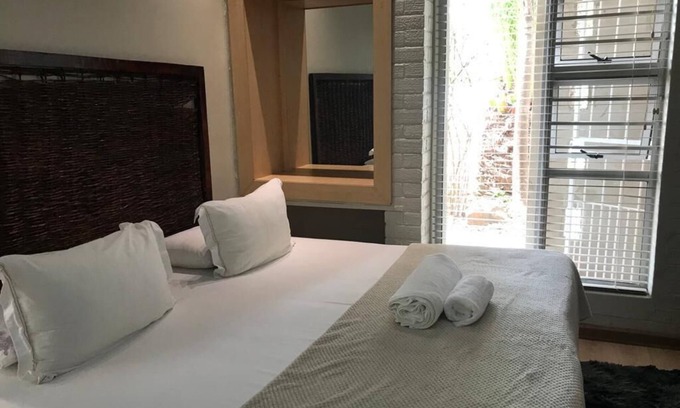 Universitas House | Royal Bafokeng Guest House
