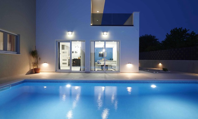 Kastel Novi House | Royal blue house is new modern villa 5 min from the beach!