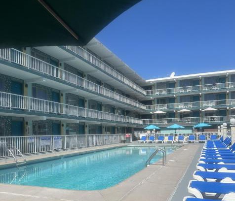 Cape May - Wildwood Hotel | Royal Canadian Motel