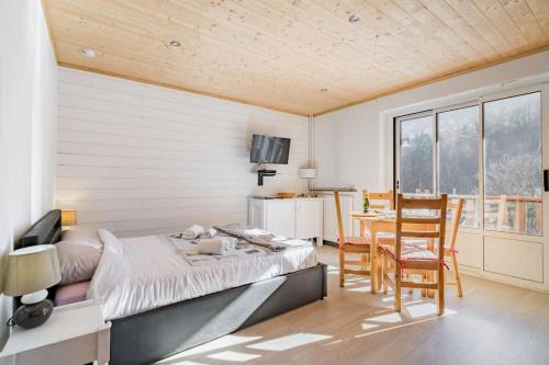 Brides-les-Bains Apartment | Royal Center