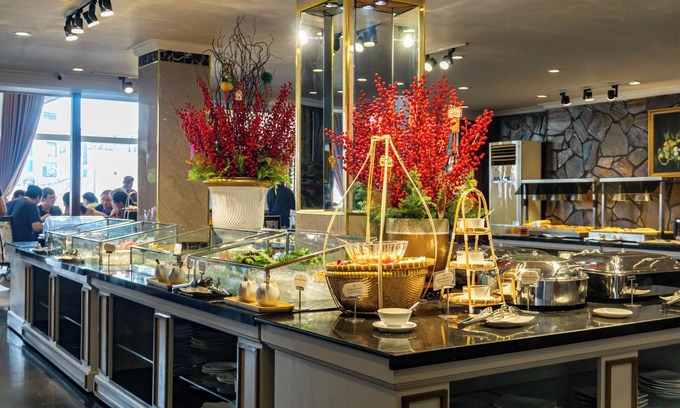 Nguyen Hue Walking Street Hotel | Royal Hotel Saigon