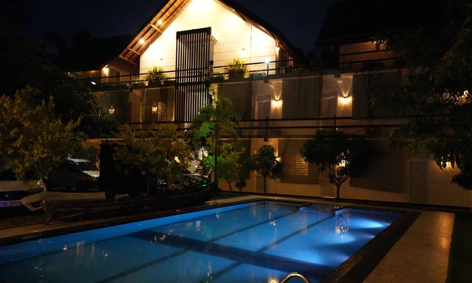 Thalawatugoda Hotel | Royal Crown Residency Hotel