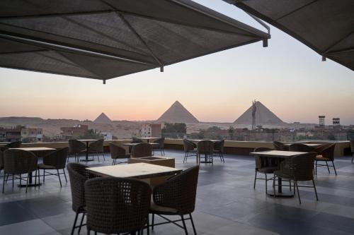 Kafrat al Jabal Hotel | Royal Nine Pyramids View Hotel