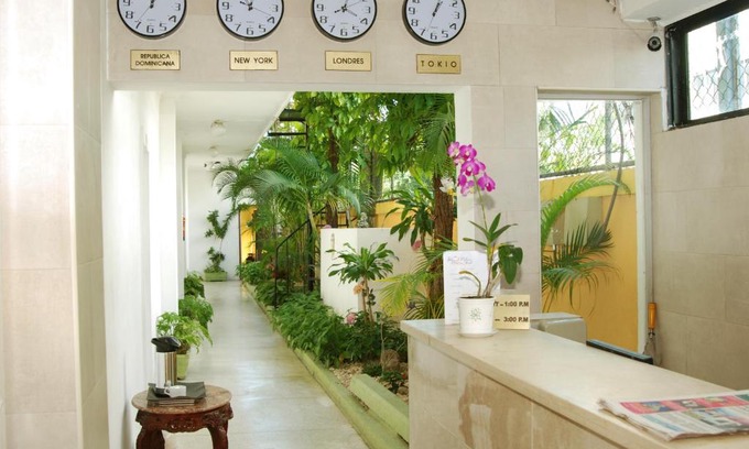 Mata Hambre Hotel | Royal Palace Hotel