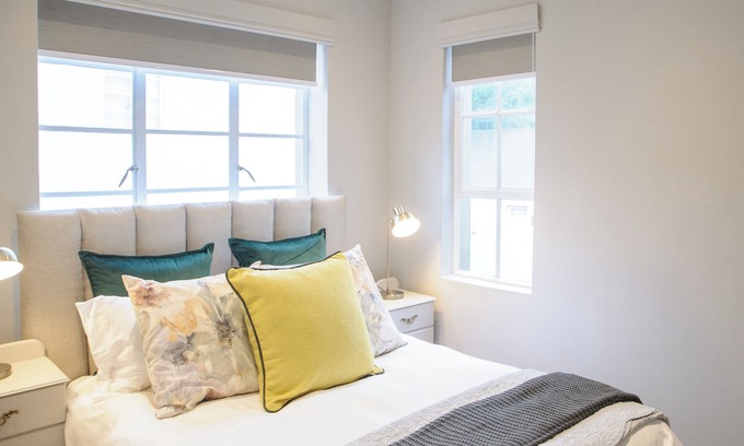 Paarl Apartment | Royal Pearl, Insta-worthy 1 bedroom Apartment with mountain view